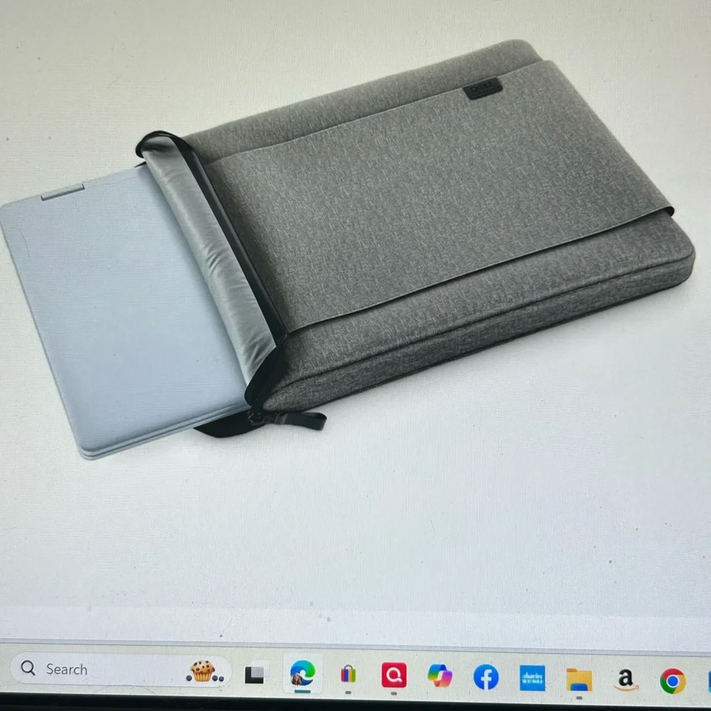 Dell Pro 15-16 EcoLoop Urban Sleeve - Brand New